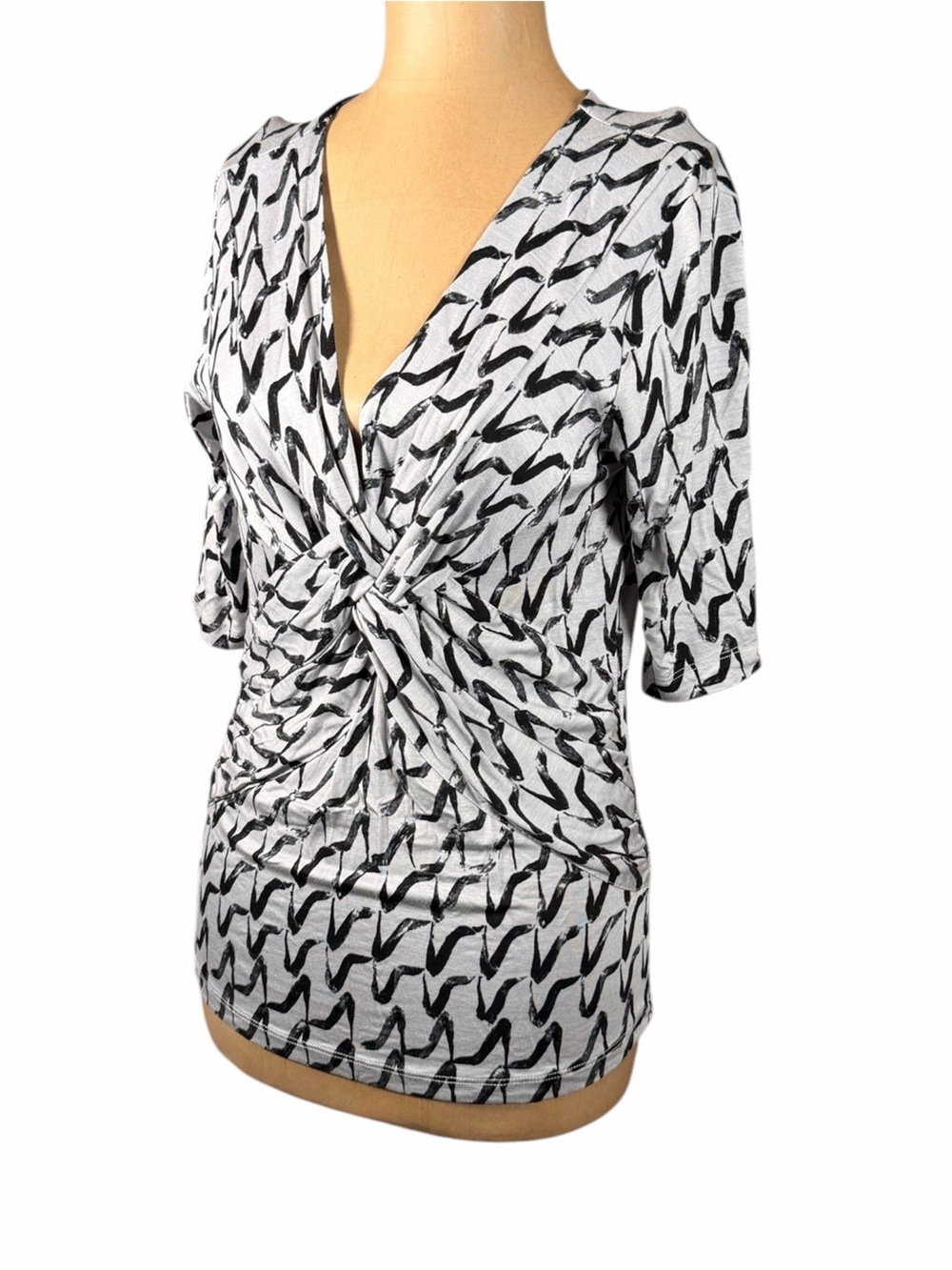 CABLE & GAUGE Heel Graphic Print Blouse NWT